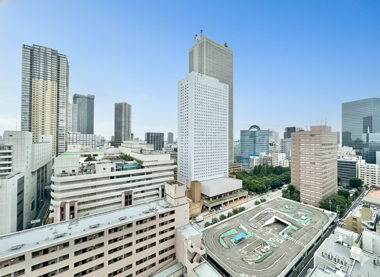 バルコニー 窓を開けると広がる青空。心をリフレッシュして日々を過ごしていきましょう。