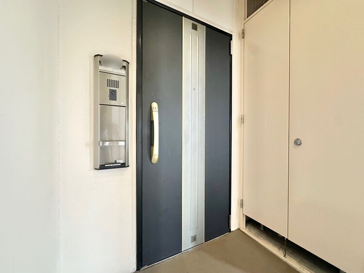 玄関 玄関を開ければ、そこは安らぎのご自宅。