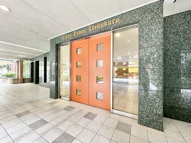 エントランス 外と内をつなぐエントランスは、まさに顔となる場所。