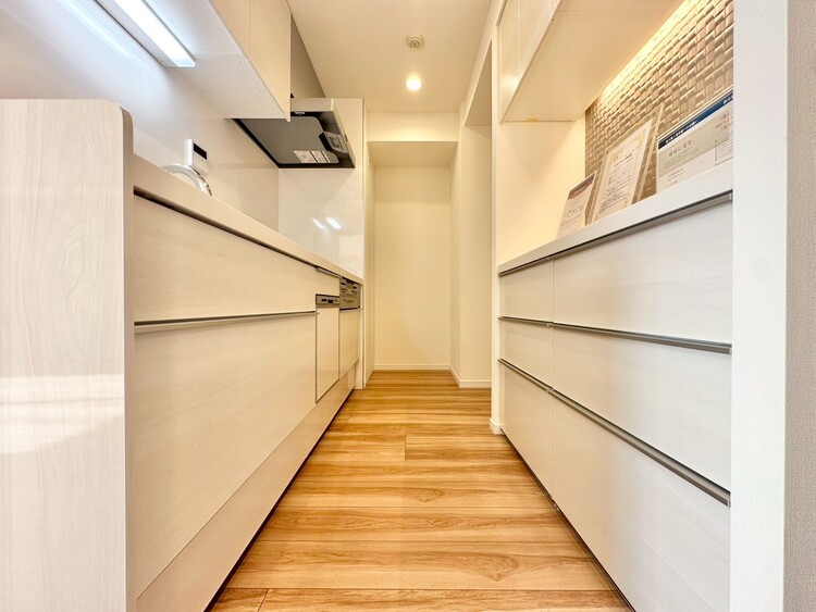 キッチン 洗練されたスタイリッシュなデザイン性と使いやすさを備えた仕様。