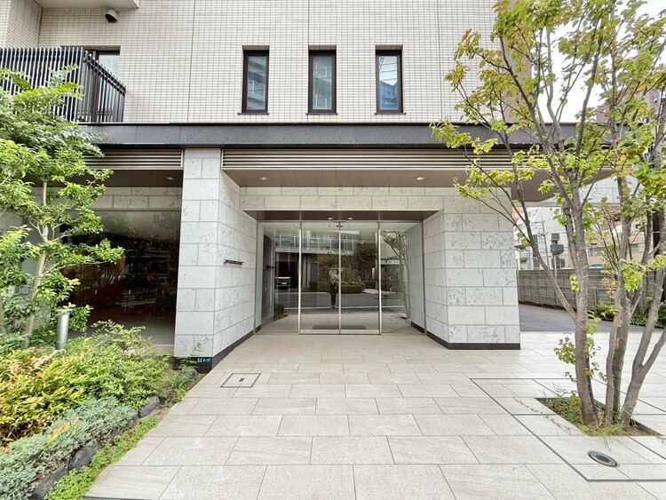 エントランス 外と内をつなぐエントランスは、まさに顔となる場所。