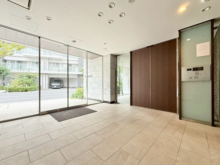 エントランス エントランスは、毎日の行き帰りで使う大事な空間です。