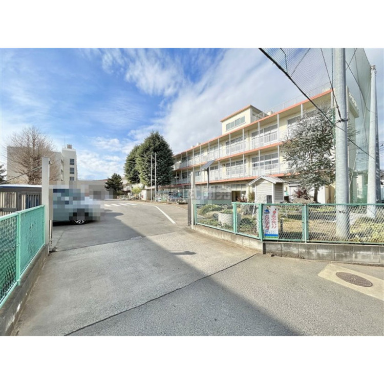 周辺 福岡小学校(約900m)