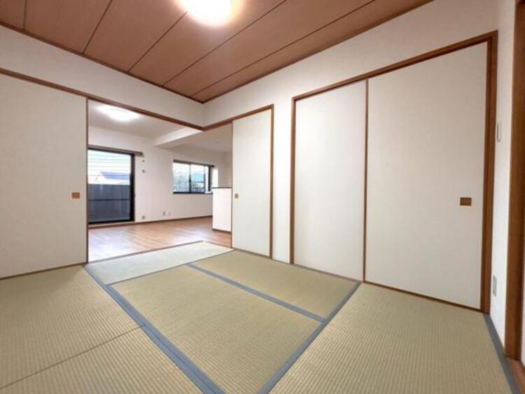 内装 続き間の和室は小さなお子様の遊びスペースとしても、老後の生活にも重宝します。