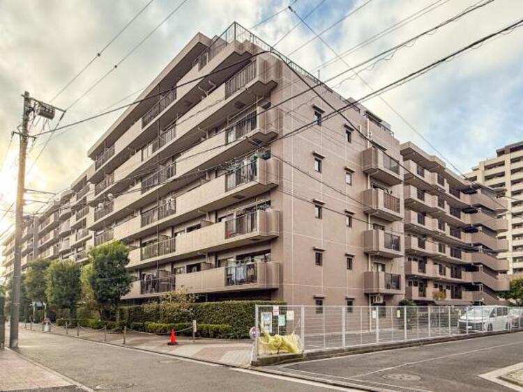 外観 この場所だからこそ叶えられる開放感、陽光を取り入れた住宅です。是非現地でご体感くださいませ。