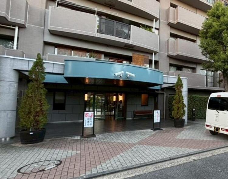 エントランス エントランスは、まさに顔となる場所。シンプルながらも格調高い雰囲気を漂わせて上質な空間。