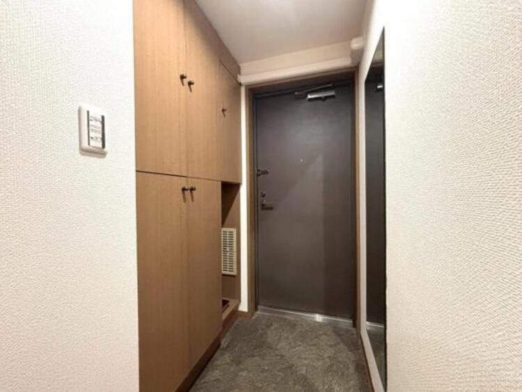 その他 広々とした玄関で大切なお客様をお出迎え。明るく気持ちの良い玄関は気持ちが盛り上がります。