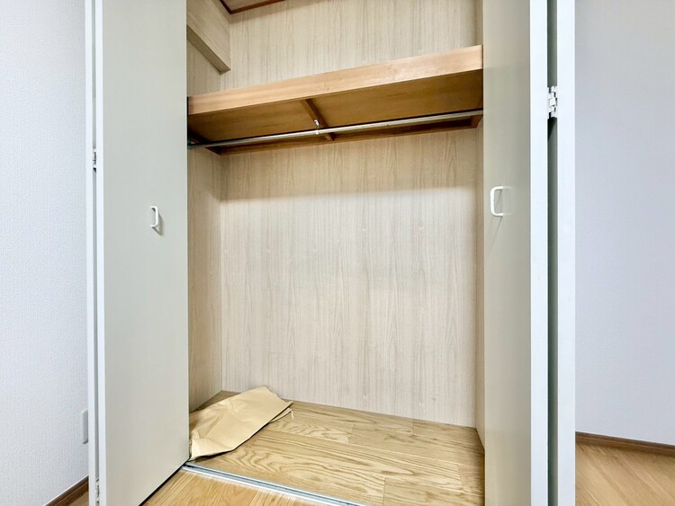 その他 収納スペースが付いていて、お部屋を広く使っていただけます。