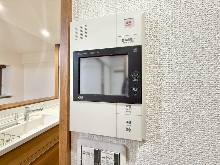 その他 誰が来てもわかる様にモニター付きインターホンを設置。