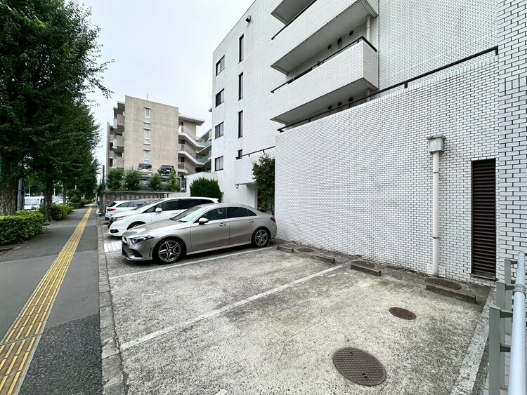 その他 駐車スペースが嬉しいですね。※空き状況は都度ご確認下さい。