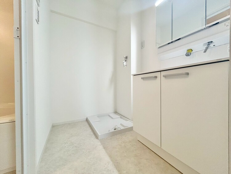 その他 十分な広さの脱衣所。