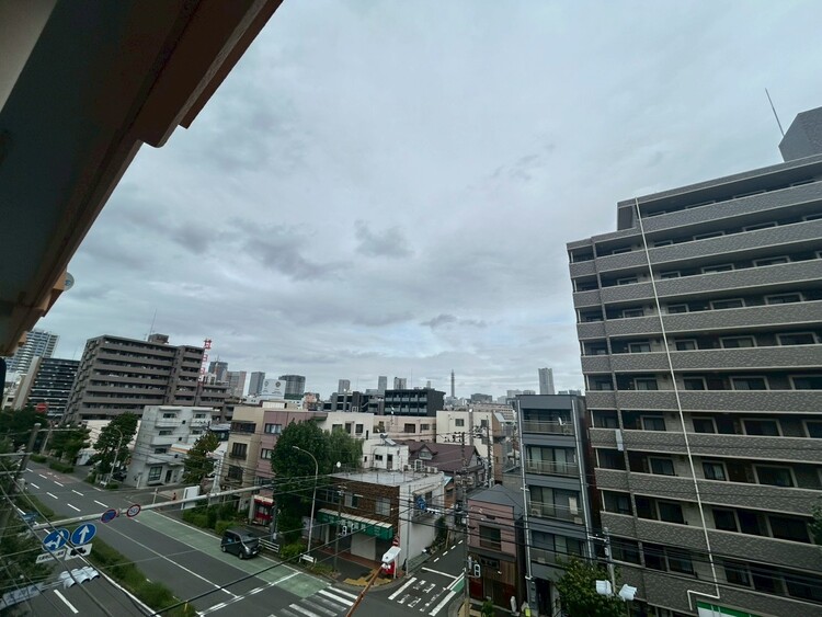 その他 眺望や窓からの景色が良いと、家で過ごす時間も快適です。