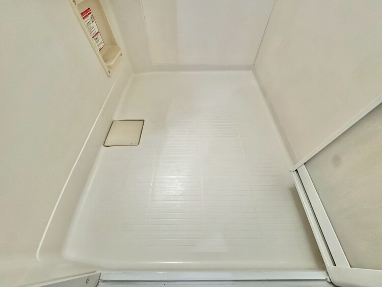 その他 十分な広さの脱衣所。