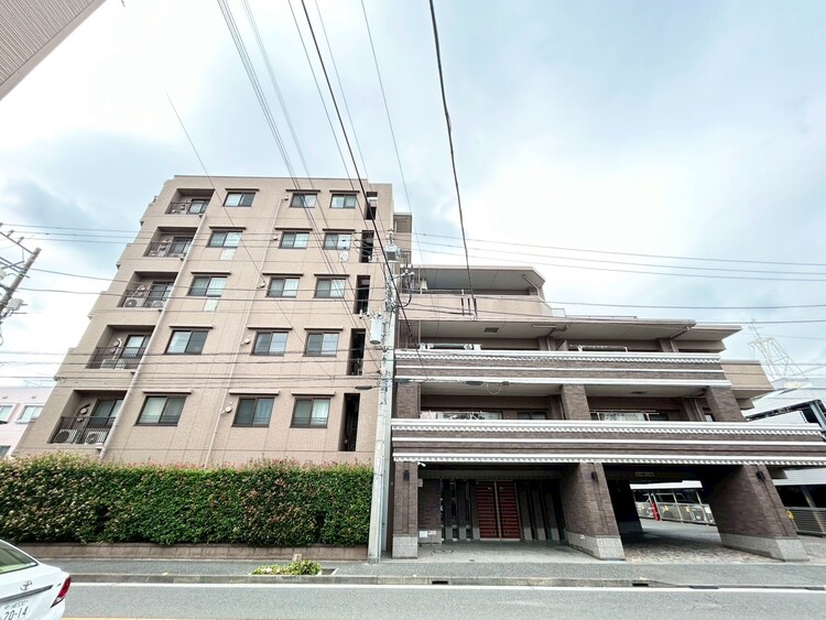 その他 飽きのこないシンプルモダンな外観です。