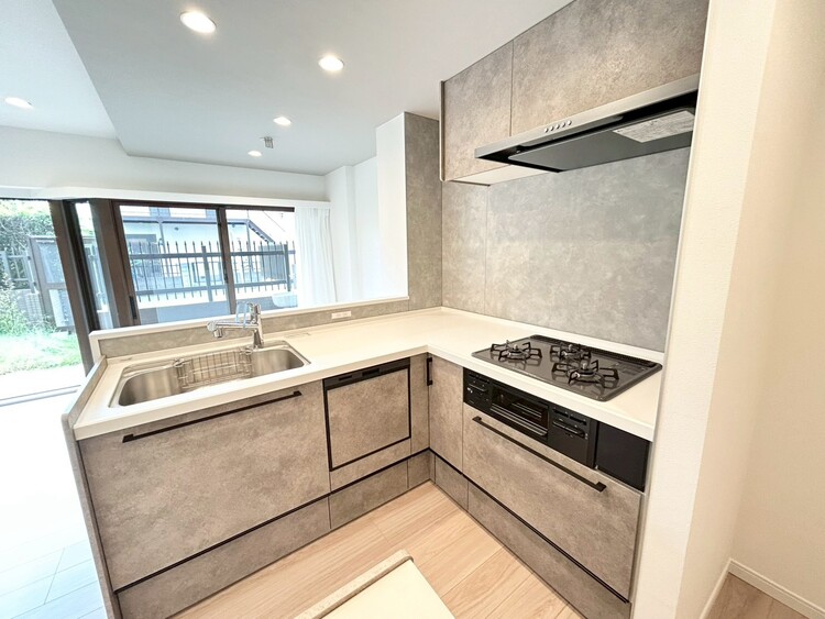 その他 開放感のあるキッチンスペース。調理をしながら、会話も弾みそうですね。