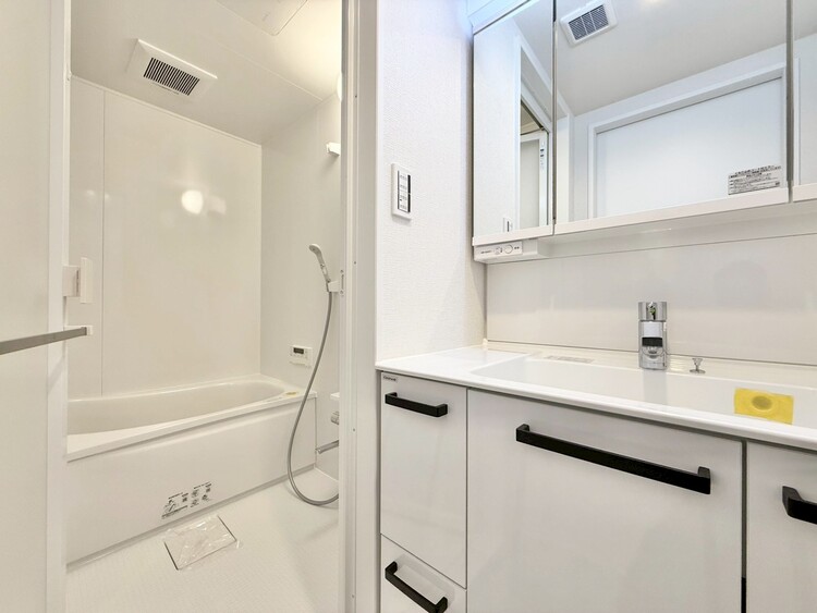 その他 十分な広さの脱衣所。