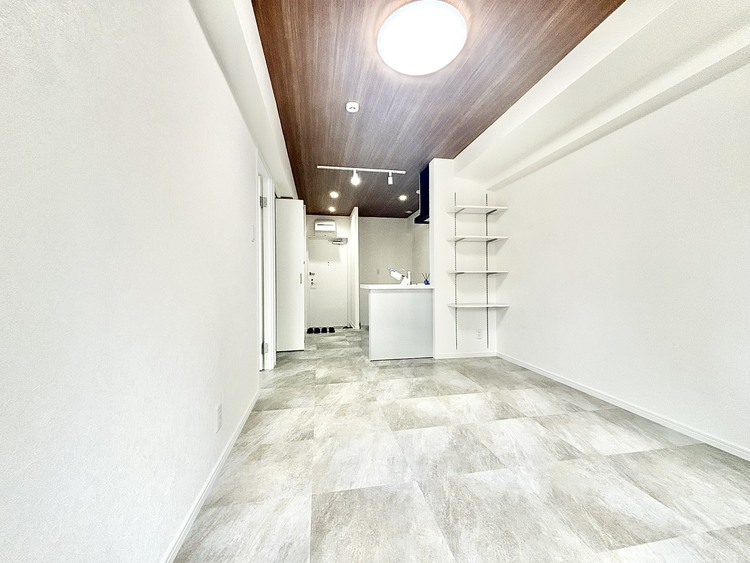 内装 ◆ここに在る◆事も無げに美しく、伝えるには筆舌に尽くし難い。豪華絢爛や華美と言う事ではなく、住まう者にとって暮らし易く心地がいいと言う美しさがこの住まいには込められている。