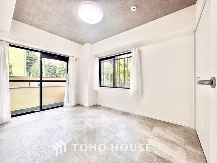 内装 ◆闇夜の輝き◆オレンジ色の光は大人になった今の僕にはわかる。1日の終わりを伝えに来たわけではなく、また明日が来る方へ導いてくれた事を。