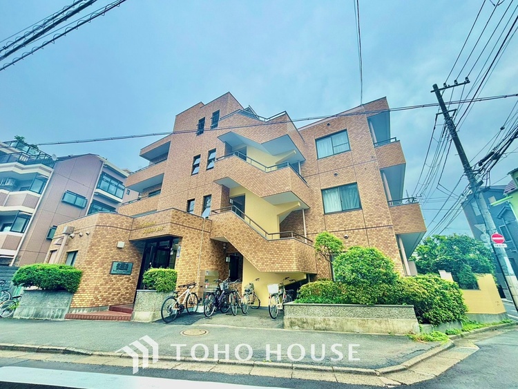 外観 ◆共有空間◆些細な事でほっぺを膨らまして怒る君。それでも僕達はこれからも一緒だよ。喧嘩をしても離れたくないから一つはさんだ同じ場所にいる。分かるよ。そこに君が