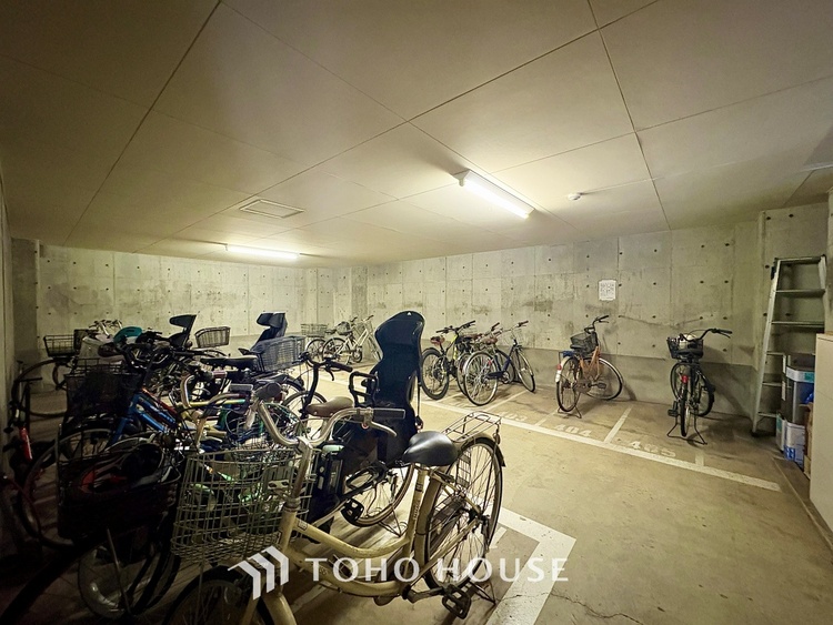 風呂 【Bathroom makes you free】疲れを翌日に残さない。そのための広々としたお風呂。足を伸ばしてさあ浸かろう。