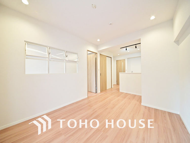 内装 広がりのある住空間、家族が集まるリビング・ダイニング