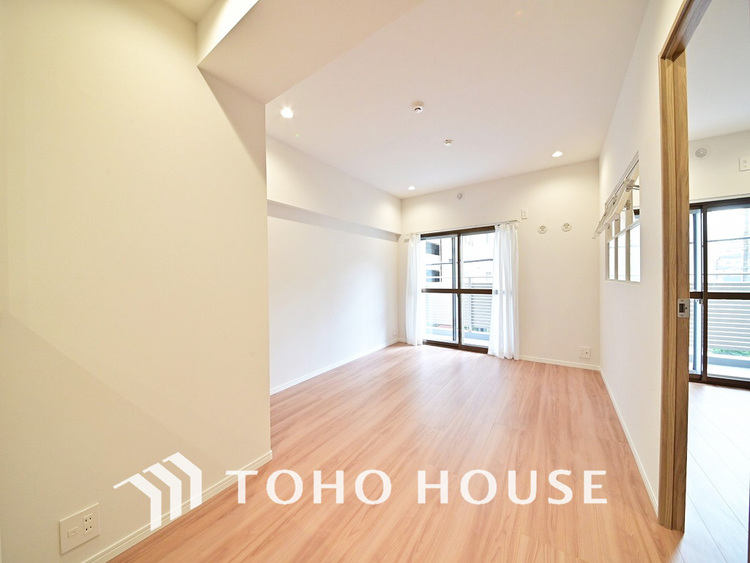 内装 柔らかな陽のそそぐ心地よいリビングダイニング