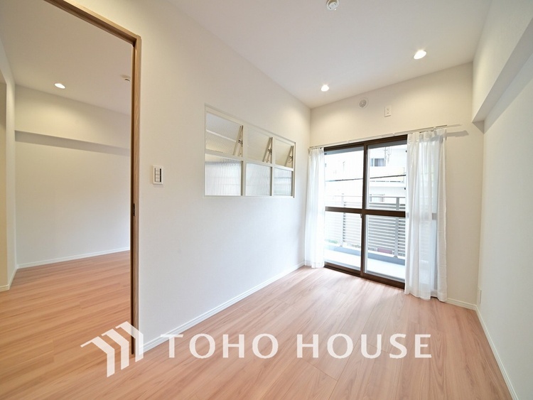 内装 1日の疲れを癒し、心地よく寛げるようゆったりとした広さをしています