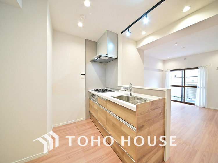 キッチン シンプルな部屋の雰囲気に溶け合うナチュラルキッチン