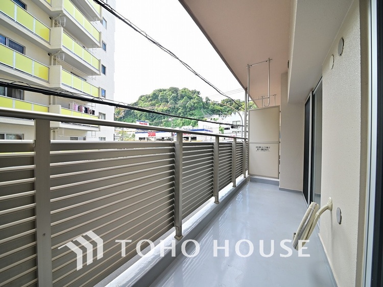 バルコニー 陽当たり良好なバルコニー