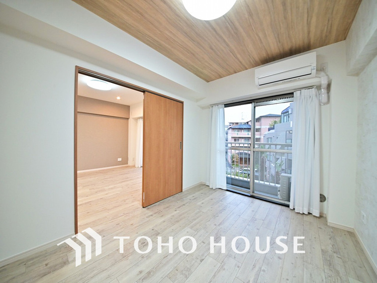 内装 シンプルですっきりとした室内は飽きのこない居心地の良い雰囲気です