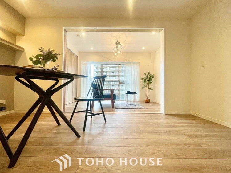 内装 【LIVING】◆住む喜び、楽しさ、感動◆を君と共有したい。いつまでもずっと家族を見渡せるこの広い空間で。