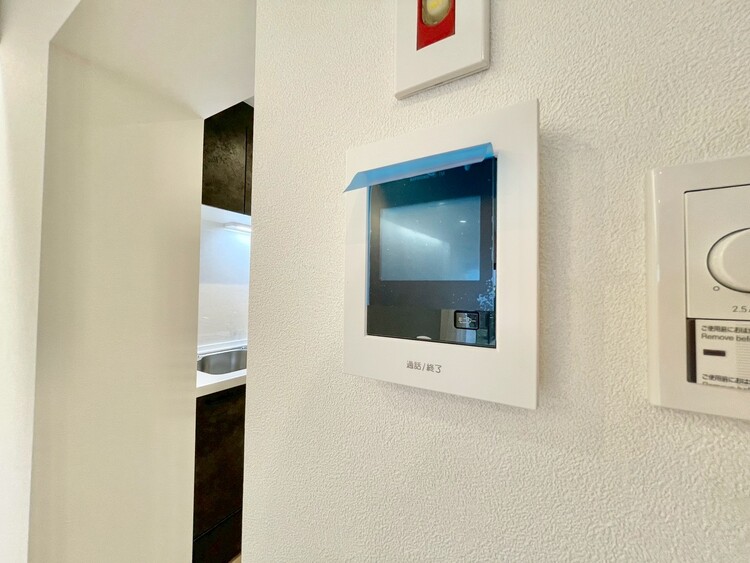 その他 誰が来てもわかる様にモニター付きインターホンを設置。