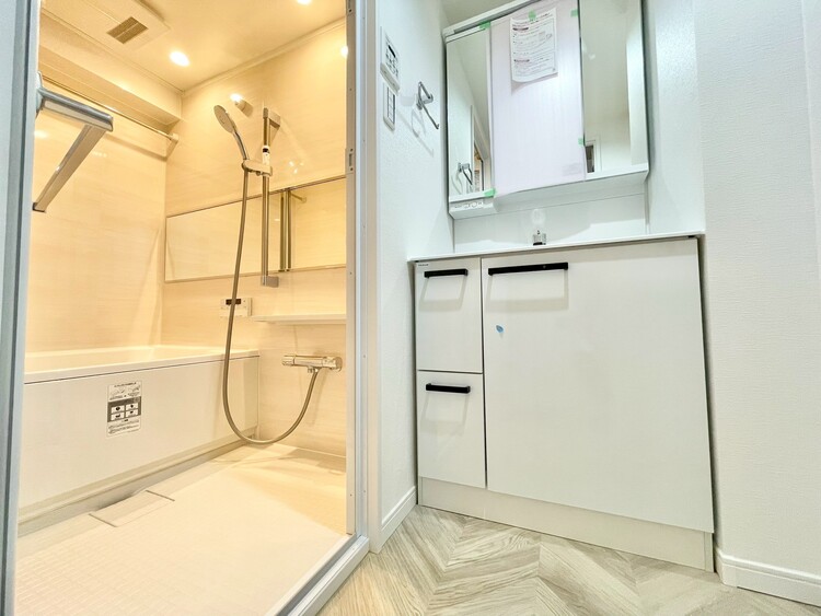 その他 十分な広さの脱衣所。