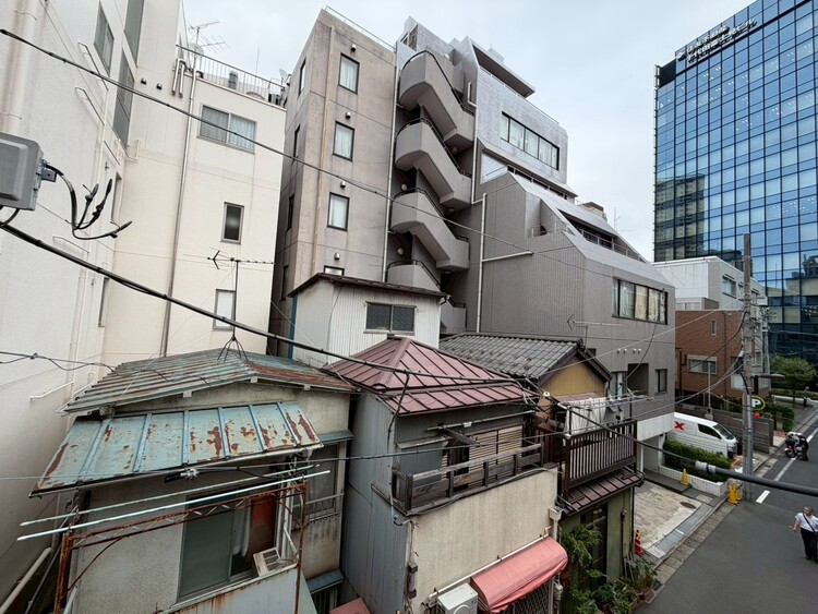 バルコニー 陽当たり・通風・開放感に恵まれた環境です。