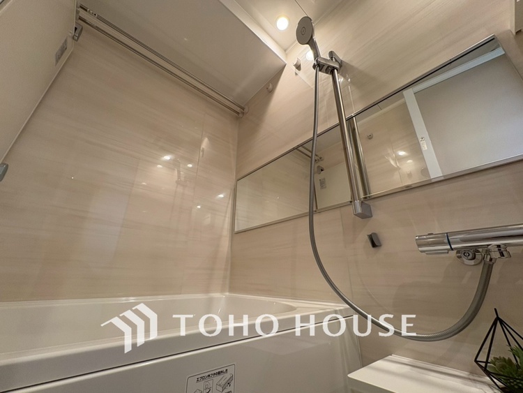 風呂 【BATHROOM】◆プライベートな空間◆simpleだからrelaxできるんです。こころもからだもキレイさっぱり。