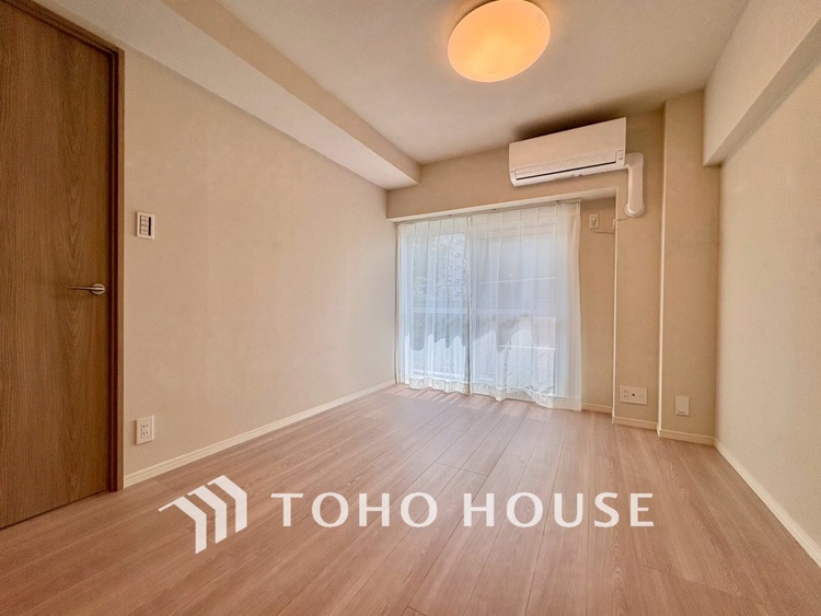 内装 【LIVING】◆陽光◆が差し込む。この開放的なLDKに家族の笑顔が集う。家族が一緒に過ごす空間は明るく、そして居心地よく。