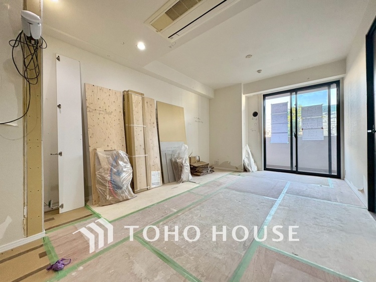 内装 現在改装中◆simple is best◆無駄のない綺麗なつくりのリビングルームであなただけの暮らしを。