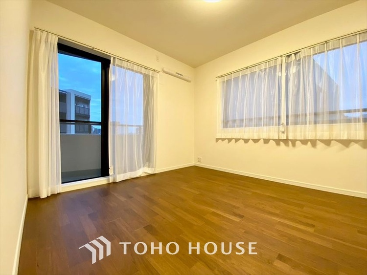 内装 【LIVING】◆眩い◆光が燦々と入り、家族の笑顔を照らす。「いつまでも続いて」と願う夢のような毎日がここにある。