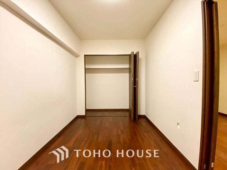 内装 【PRIVATE ROOM】◆快適◆な暮らしに不可欠な収納スペース。快適さとともに思い出も詰まっていく。