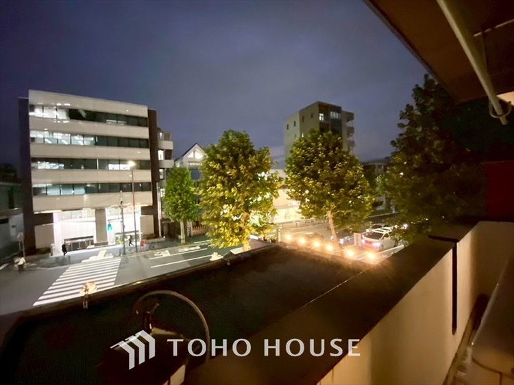 その他 【BALCONY】◆BLUE SKY◆自然の心地よさに包まれる。大開口の外に広がるのは爽やかな青空。