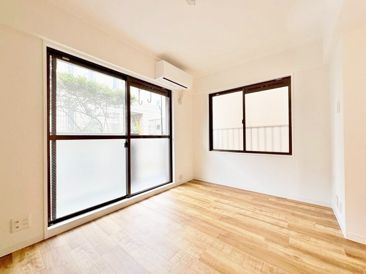 居間 快適に過ごす毎日を求めて、暮らしの中でご自身の「マイホーム」に創り上げてください。