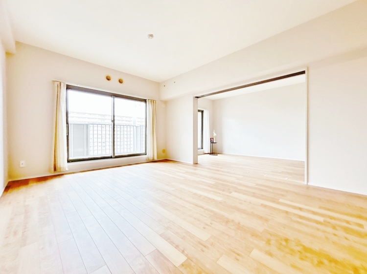 居間 快適に過ごす毎日を求めて、暮らしの中でご自身の「マイホーム」に創り上げてください。