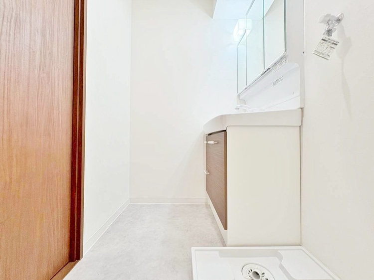 洗面 清潔感と心地よさを重視した、上質感漂うパウダールーム。