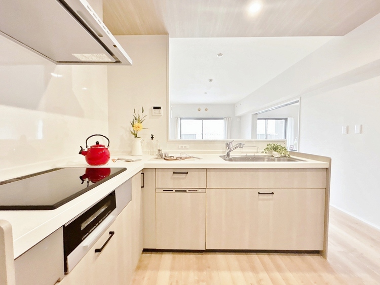 キッチン 洗練されたスタイリッシュなデザイン性と使いやすさを備えた仕様。