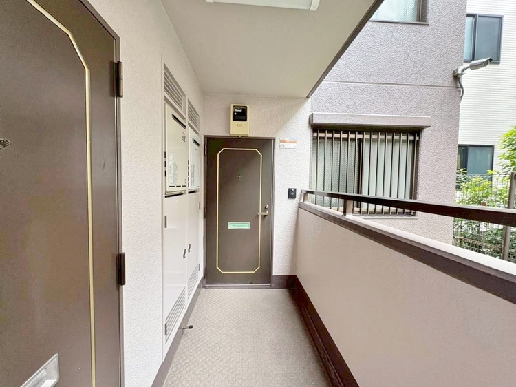 玄関 玄関を開ければ、そこは安らぎのご自宅。