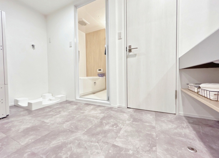 洗面 清潔感と心地よさを重視した、上質感漂うパウダールーム。