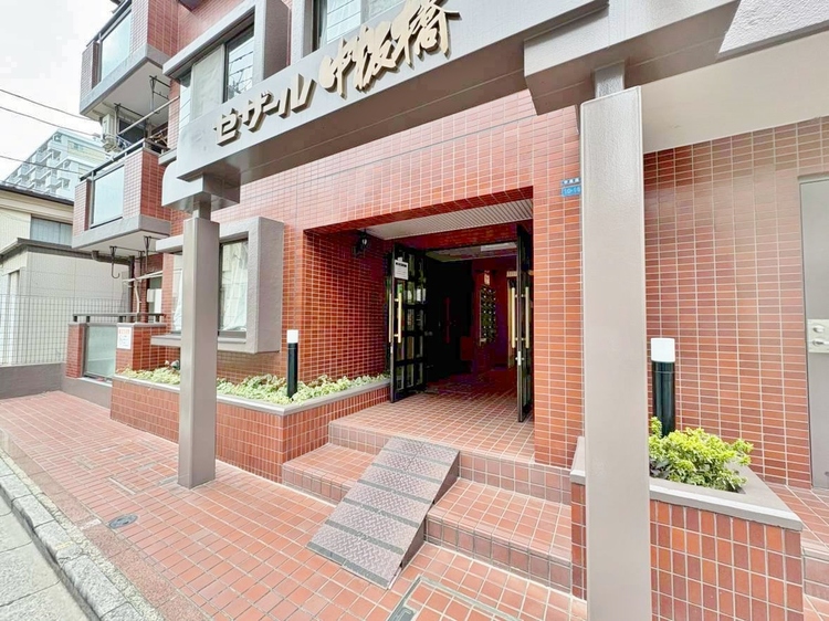 エントランス 外と内をつなぐエントランスは、まさに顔となる場所。