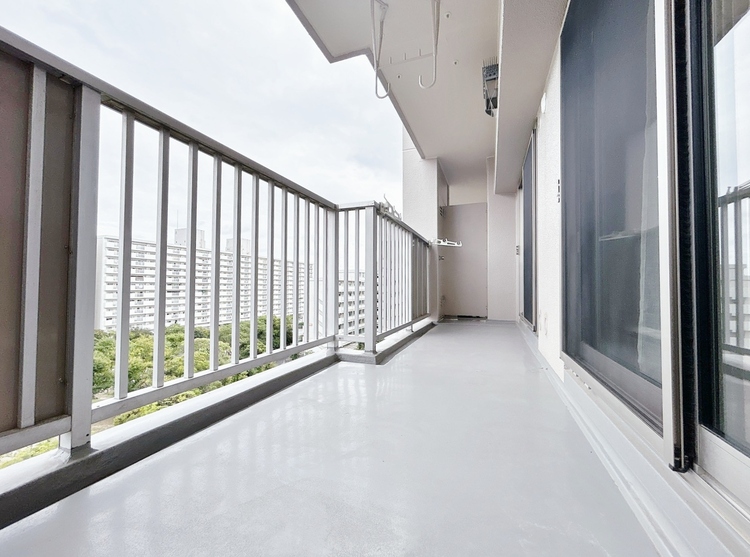 バルコニー 暮らしの中で、光と風を演出してくれるバルコニー。