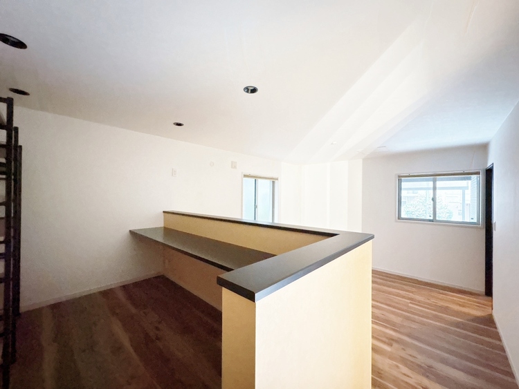 寝室 うららかな陽射しがどのお部屋にも降り注ぎますように、快適さを追求した間取設計。