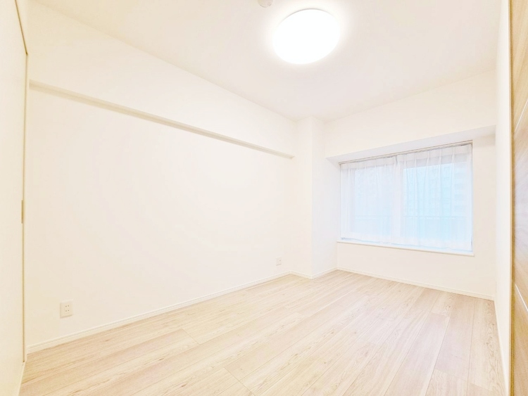 居間 居心地の良い空気感は、暮らしのステージを彩り、心からのやすらぎと満足感を与えてくれます。